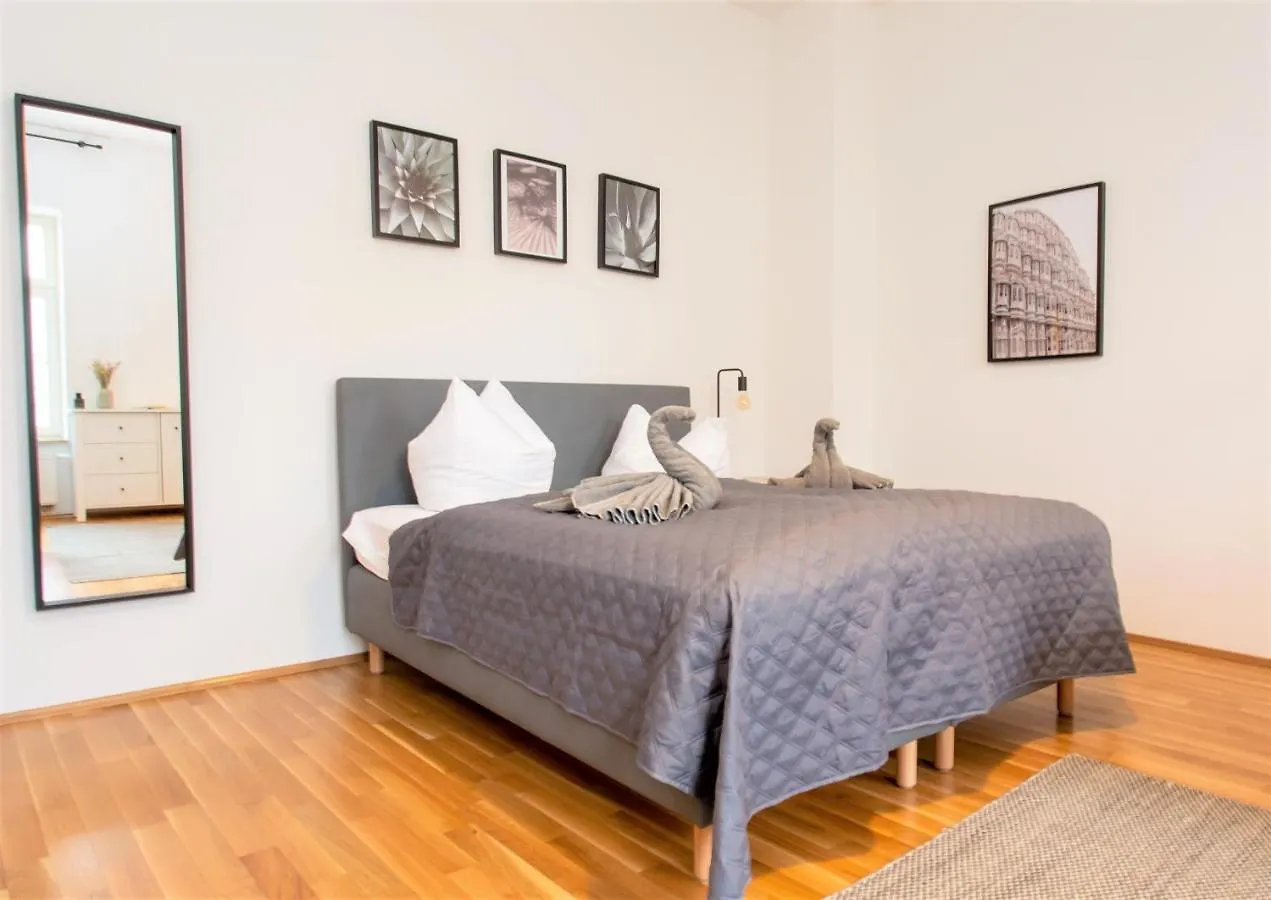 Luxus-Apartment Im Herzen Von Leipzig - Kostenloser Parkplatz In Videoueberwachter Tiefgarage contacts