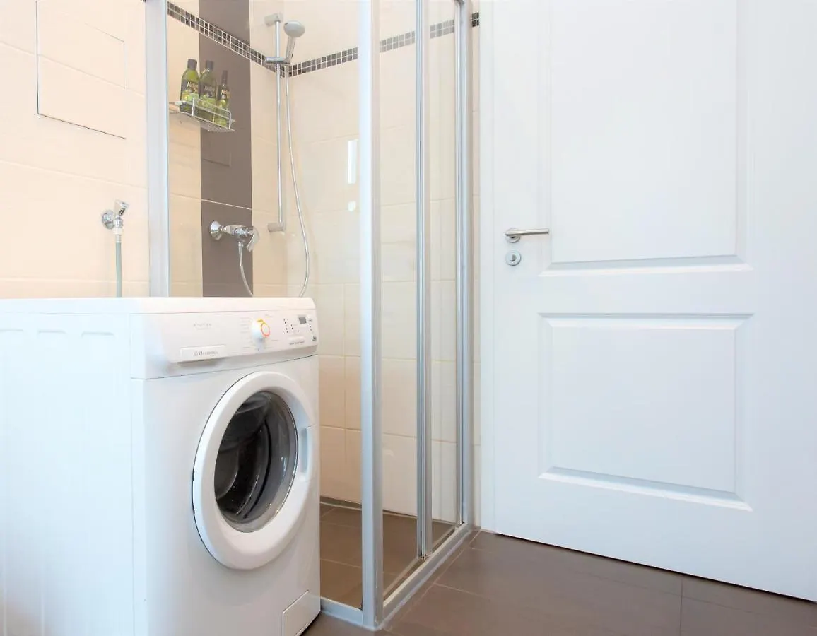 Luxus-Apartment Im Herzen Von Leipzig - Kostenloser Parkplatz In Videouberwachter Tiefgarage