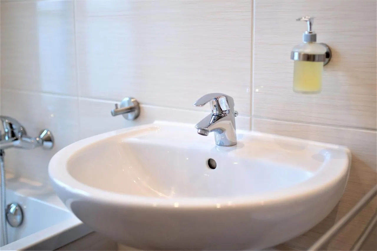 Luxus-Apartment Im Herzen Von Leipzig - Kostenloser Parkplatz In Videouberwachter Tiefgarage Apartment
