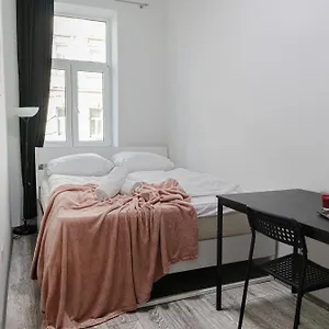 Affordable 5-br Shared / Enkplatz U3 Getaway Apartment Wien